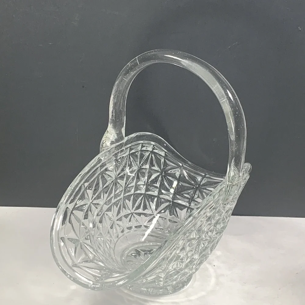 L.E. Smith Clear Pressed Glass Basket Daisy Button Pattern Applied Handle Vtg